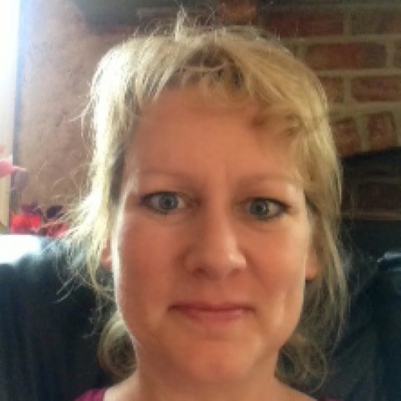 Meet your Posher, Deborah - Picture 1 of 1